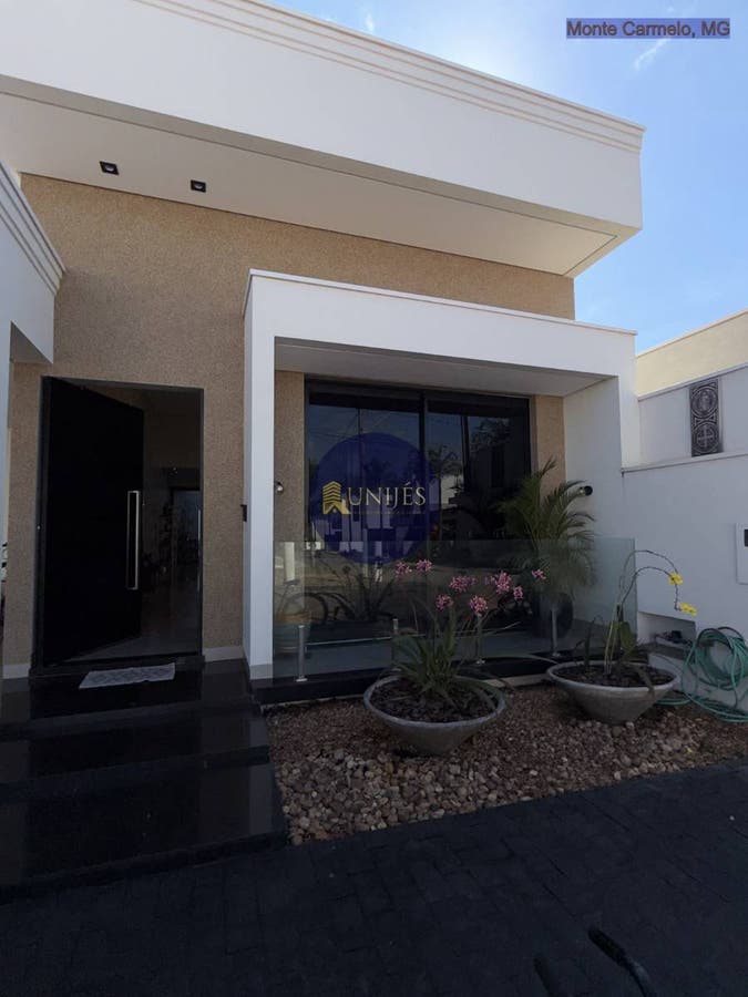 CASA ALTO PADRÃO A VENDA NO CONDOMINIO GOMES AGUIAR - Casa em Boa Vista, Monte Carmelo - à venda - Unijés Negócios Imobiliários LTDA