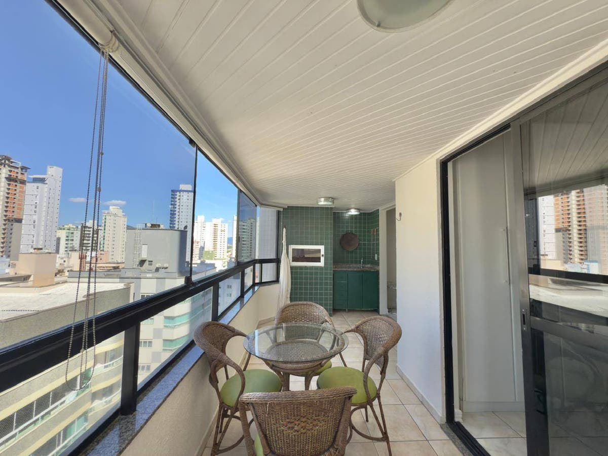 Apartamento a Venda - 3 Dormitórios (1 suíte) - Sacada com Churrasqueira a Carvão - Centro - Balneário Camboriú - Apartamento em Centro, Balneário Camboriú - à venda - IMOBILIÁRIA GUILHERME LTDA