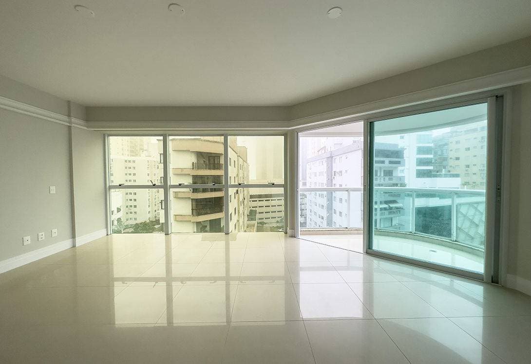 Apartamento à venda no Edifício Villa Florence andar alto em Balneário Camboriú - Apartamento em Centro, Balneário Camboriú - à venda - Prosperitá