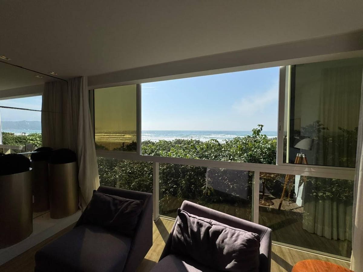 Apartamento de 03 dormitórios frente mar para locação de temporada em Mariscal - Apartamento em Mariscal, Bombinhas - para temporada - Imobiliária KS