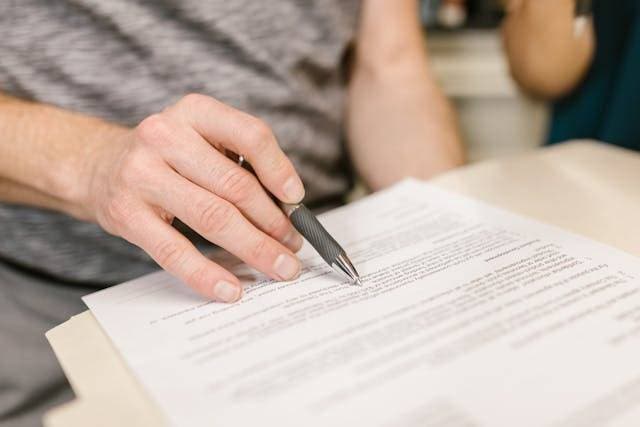 O perigo de comprar imóveis com matrículas que possuem excesso de averbações