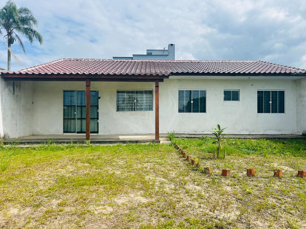 Casa em Terreno Amplo de 390m² na Barra do Saí - Casa em Barra do Sai, Itapoá - à venda - Imobiliaria Patricia Claudino