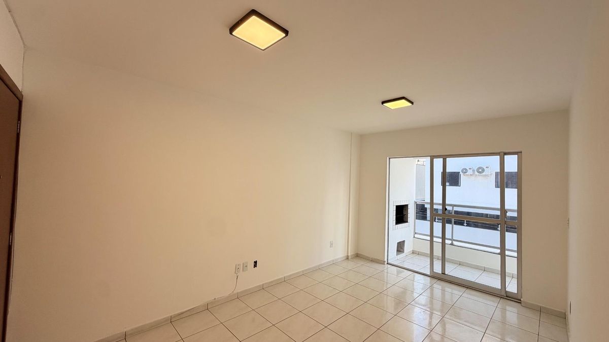 Apartamento para locação Anual semimobiliado, com 2 Quartos (1 Suíte), 1 vaga de garagem, Bairro Centro, Balneário Camboriú / SC. - Apartamento em Centro, Balneário Camboriú - para locação - I3 CORRETORES ASSOCIADOS S/S