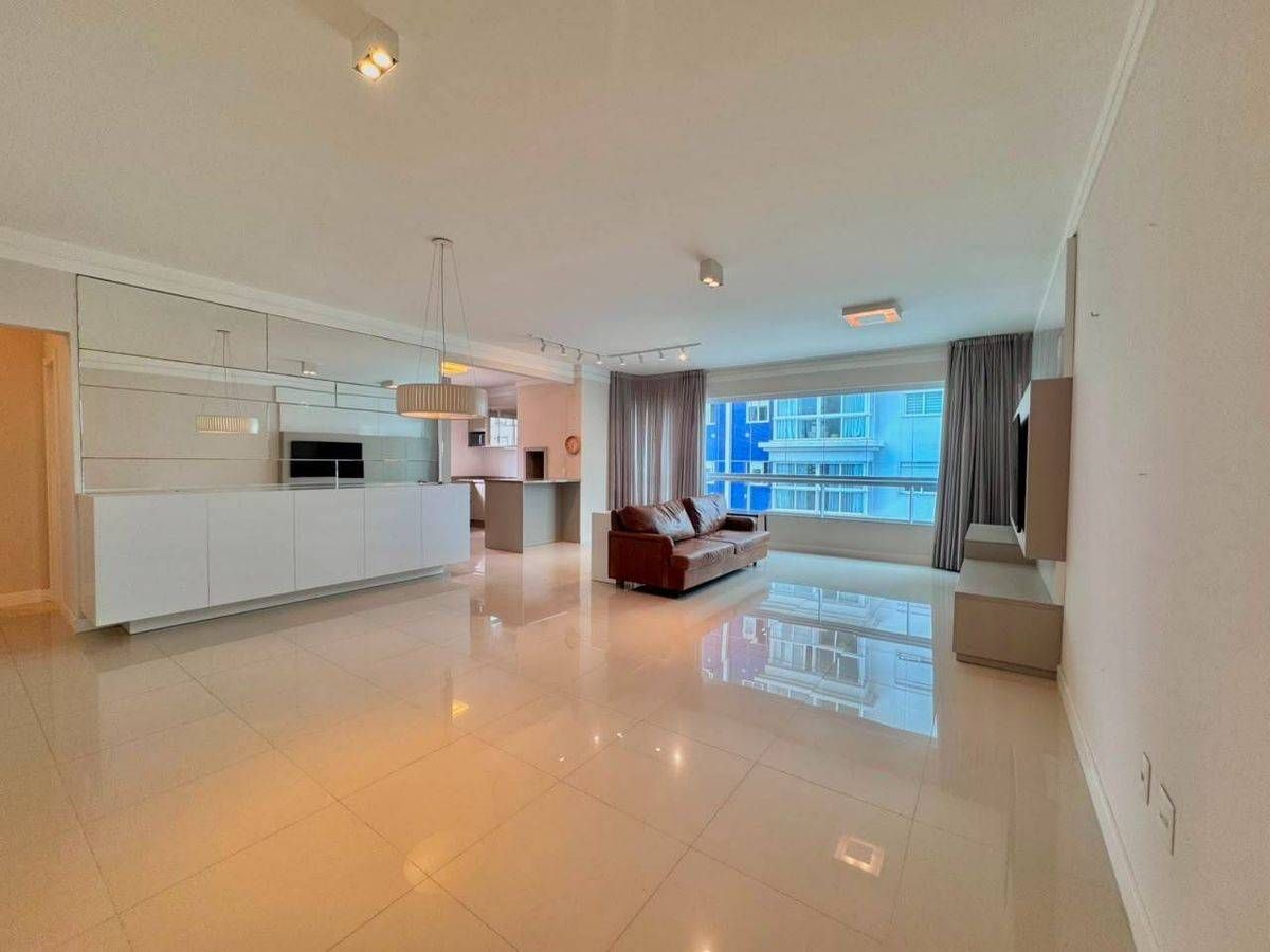 Apartamento Mobiliado com 3 Suítes e Amplo Living no Edificio Rovere della Luna - Apartamento em Centro, Balneário Camboriú - à venda - Desc Imóveis