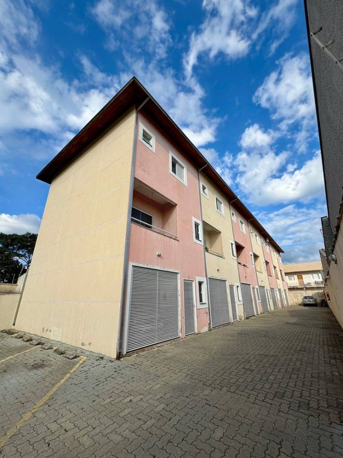 Sobrado com 3 Quartos à Venda, Cidade Nova - Pindamonhangaba - Sobrado em Cidade Nova, Pindamonhangaba - à venda - EDSON DERRICO IMOVEIS LTDA