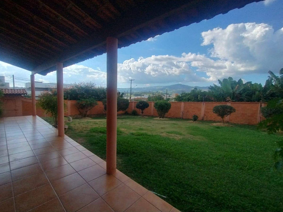CASA CHARMOSA COM VISTA LINDA DA SERRA - Casa em Terras de São José, São João da Boa Vista - à venda - BOCOLI IMÓVEIS