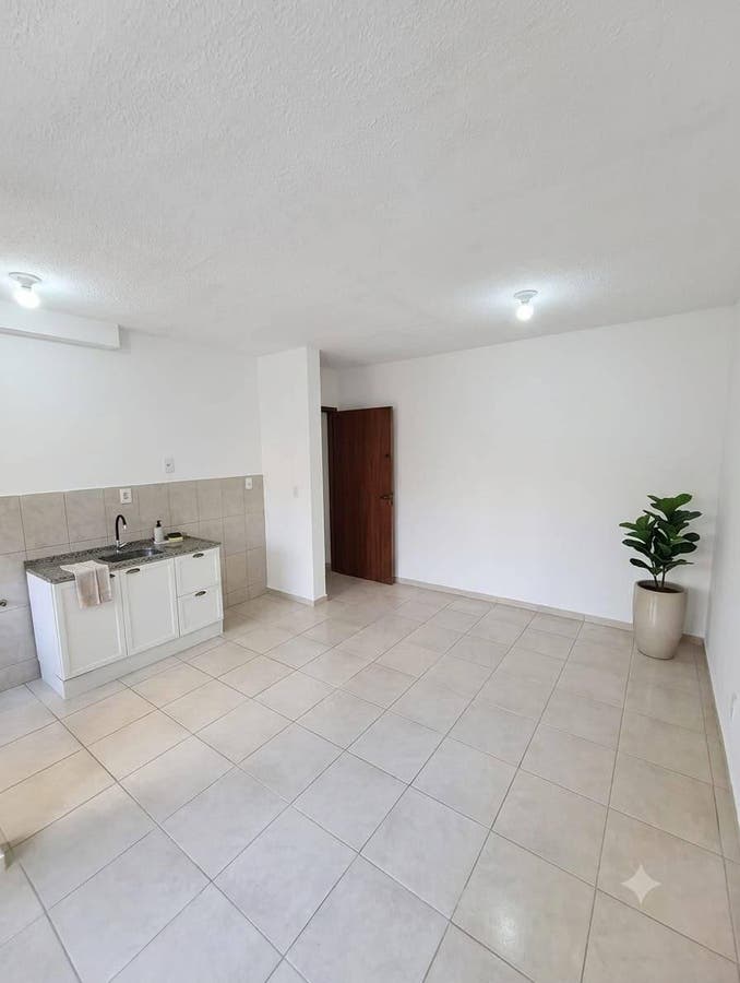 Apto - 2 Qts - Sacada c/ Chur - Espinheiros - Itajaí/SC - Apartamento em Espinheiros, Itajaí - para locação - Denis Alexandre Imóveis