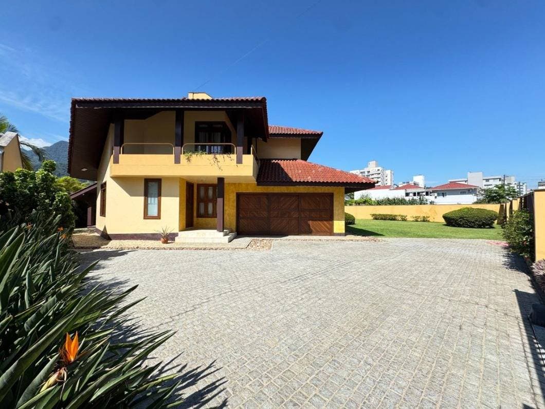Casa com Amplo Terreno no Centro de Jaraguá do Sul - Casa em Centro, Jaraguá do Sul - à venda - Brisa Sul Imóveis