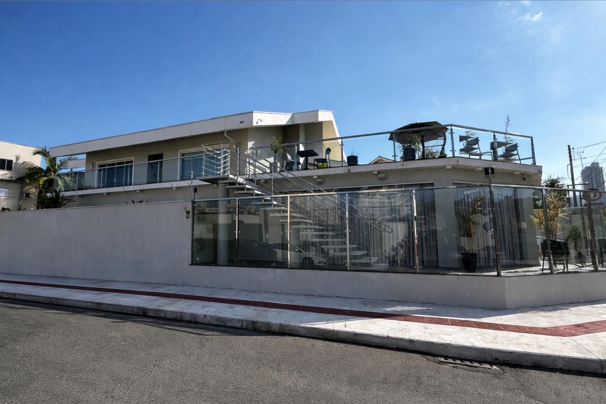 CASA COMERCIAL E RESIDENCIAL DE ALTO PADRÃO - PRAIA DOS AMORES, BALNEÁRIO CAMBORIÚ. - Casa em Praia dos Amores, Balneário Camboriú - para locação - Brava Norte Imóveis