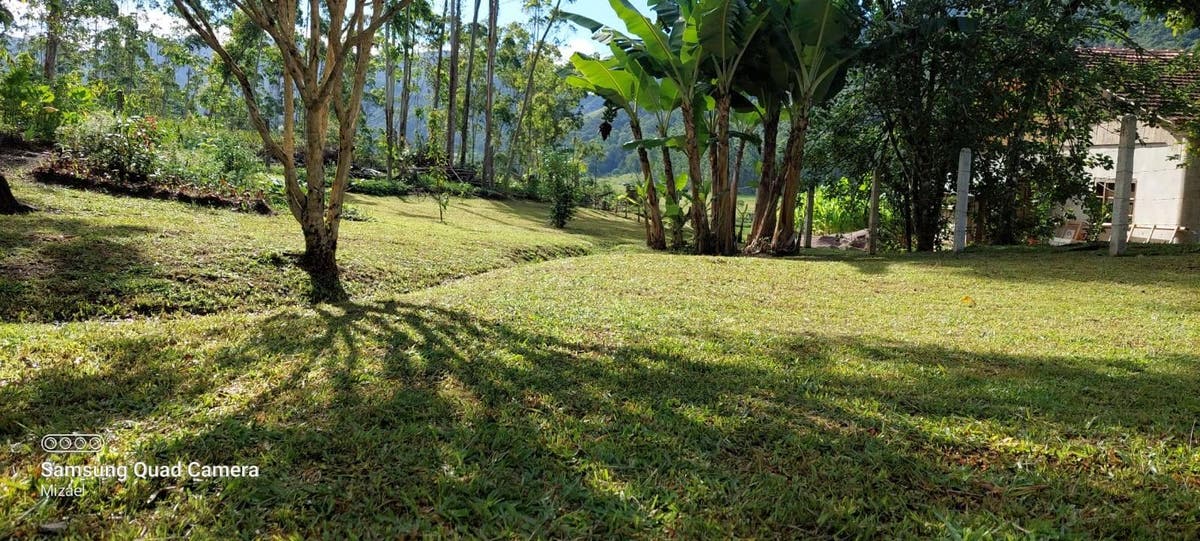 🌿 VENDE-SE SÍTIO COMPLETO – CONFORTO, LAZER E TRANQUILIDADE! 🌿 - Sítio - à venda - GJ Imóveis LTDA