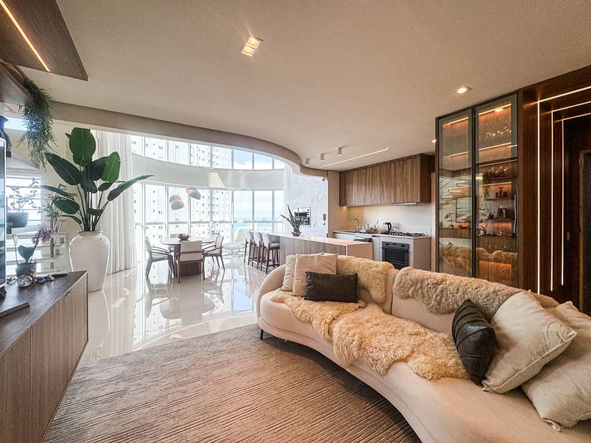 Apartamento duplex mobiliado e decorado com 04 suítes e 04 vagas no Ed. Le Majestic em Balneário Camboriú - Apartamento em Centro, Balneário Camboriú - à venda - Desc Imóveis