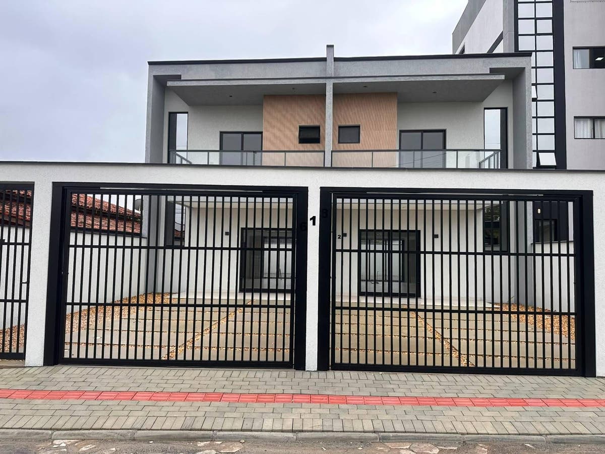 SOBRADO À 500M DA PRAIA COM 3 QUARTOS SENDO 1 SUÍTE COM CLOSET NO BAIRRO ITAJUBA - Barra Velha/SC - Sobrado em Itajuba, Barra Velha - à venda - CST SOLUÇÕES IMOBILIARIA LTDA