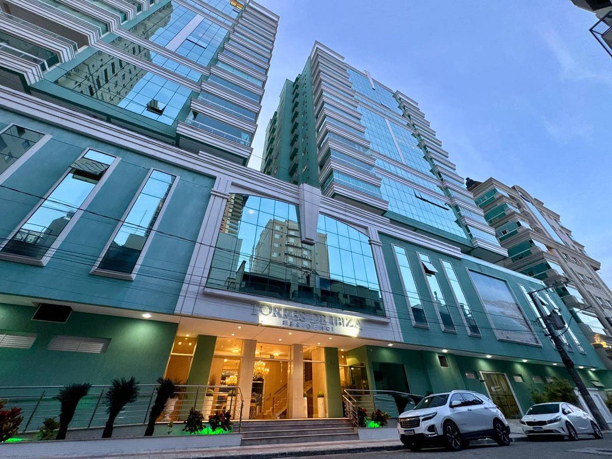 Apartamento mobiliado com 4 suítes e 3 vagas na Meia Praia - Apartamento em Meia Praia, Itapema - para locação - Portal Imóveis Itapema
