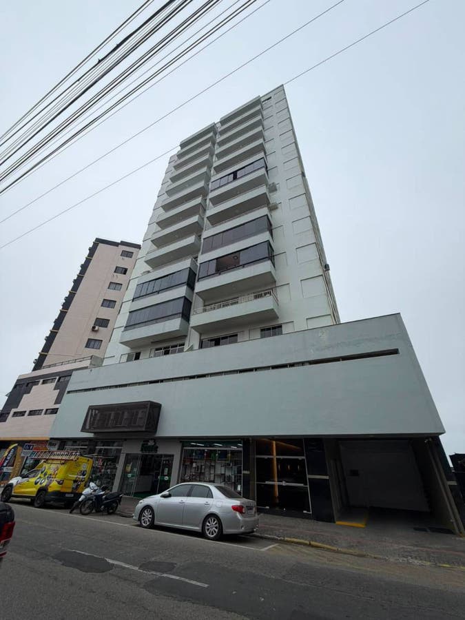 APARTAMENTO CENTRAL APENAS 50M DA PRAIA COM 03 QUARTOS SENDO 01 SUÍTE - Barra Velha/SC (Márcia Maria) - Apartamento em Centro, Barra Velha - para locação - CST SOLUÇÕES IMOBILIARIA LTDA