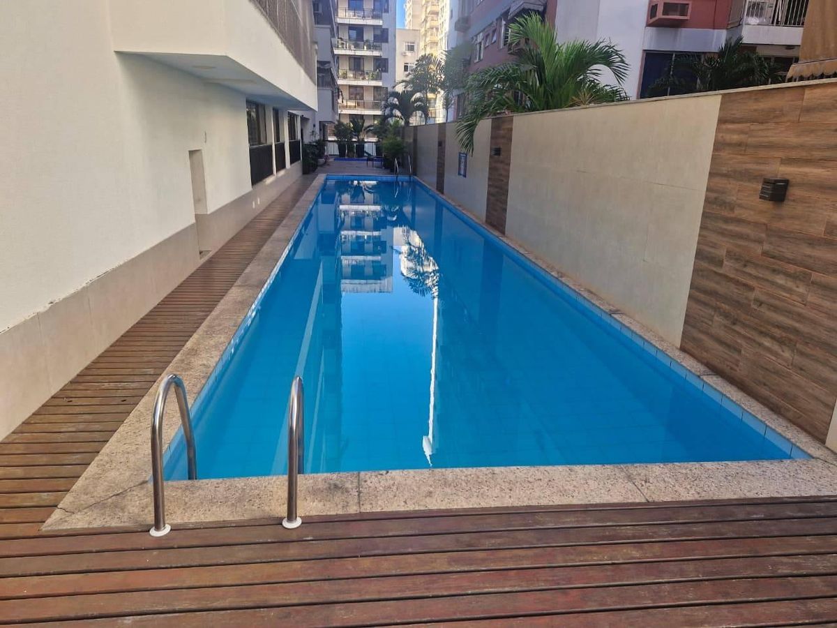 Apartamento à venda na Rua Carlos de Vasconcelos (Tijuca), varanda, sala, 3 quartos, sendo 1 suite, banheiro social e 2 vagas em escritura - Apartamento em Tijuca, Rio de Janeiro - à venda - MIGUEZ IMOBILIÁRIA