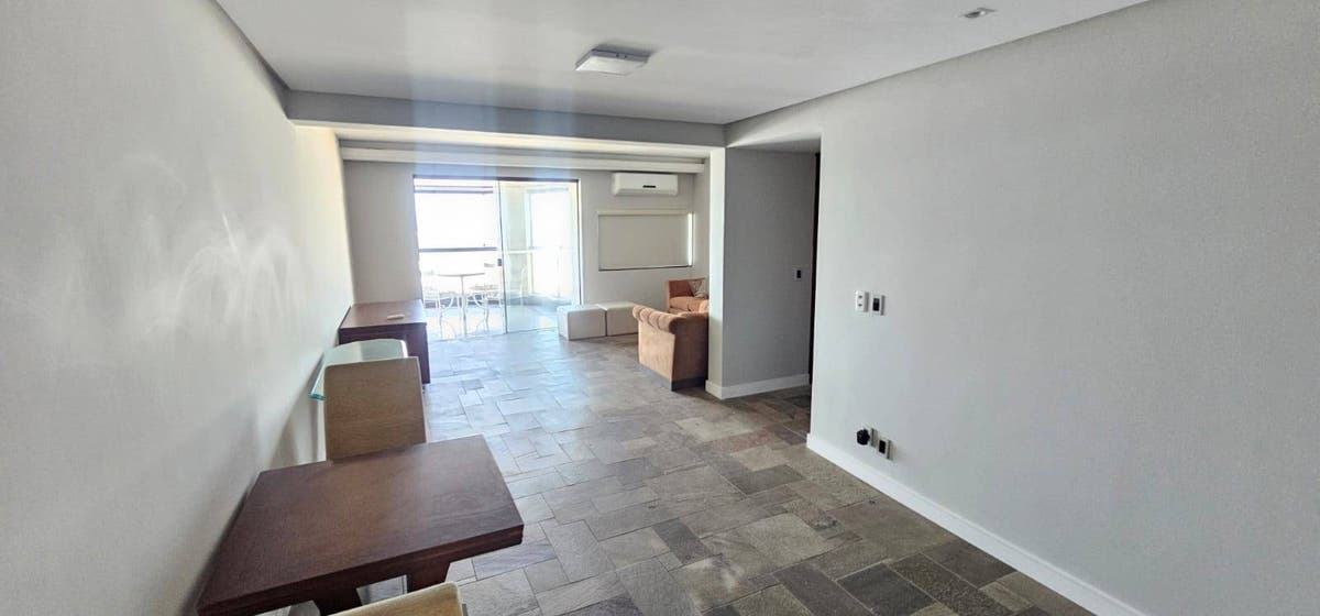 VENDA DE APARTAMENTO FRENTE MAR NA AVENIDA ATLÂNTICA EM BALNEÁRIO CAMBORIÚ