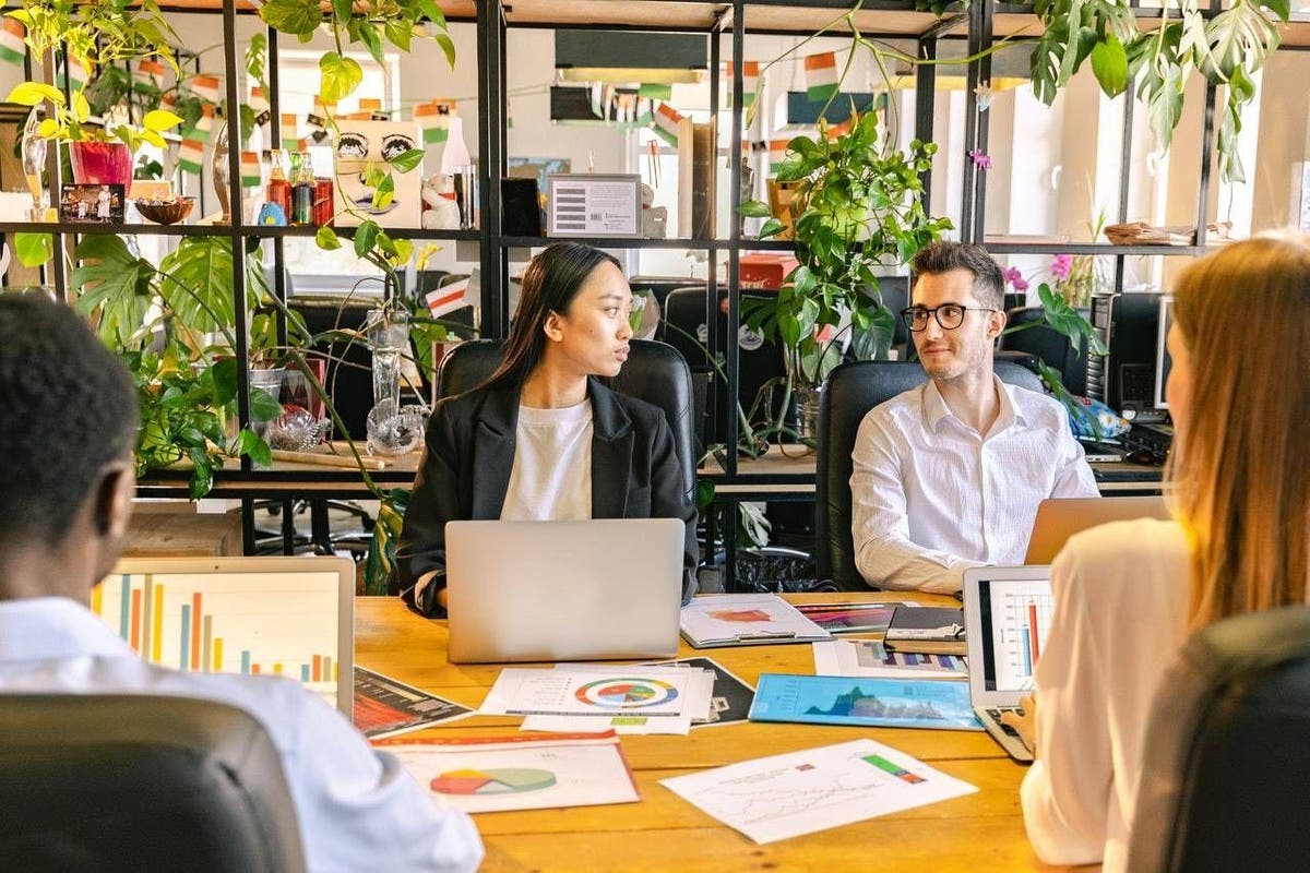 Tendências de investimento em imóveis e escritórios de coworking no Brasil