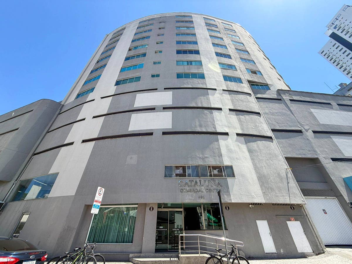 Sala comercial com 46 m² e vaga de garagem à venda no Edifício Cataluña Comercial Center - Salas Comerciais em Centro, Balneário Camboriú - à venda - Desc Imóveis