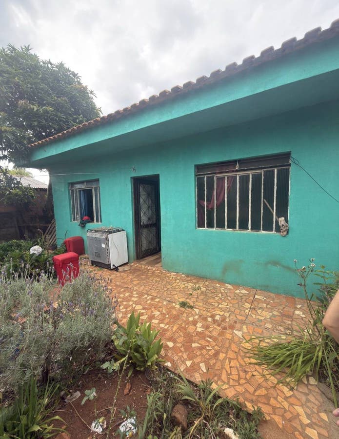 CASA TÉRREA - PRÓXIMO AO MARIANO ATACADISTA - Casa em Uvaranas, Ponta Grossa - à venda - Oniesko Imóveis