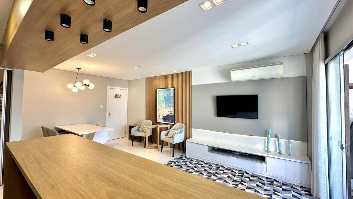 APARTAMENTO MOBILIADO E EQUIPADO A POUCOS METROS DO MAR NO CENTRO DE BALNEÁRIO CAMBORIÚ - Apartamento em Centro, Balneário Camboriú - à venda - Brava Norte Imóveis