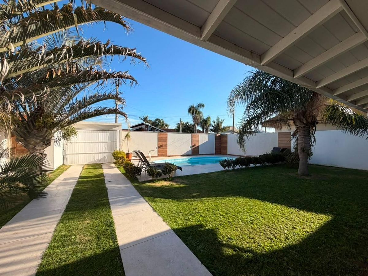Casa com Piscina - Portinho da Vila - Imbituba / SC - Casa em Portinho da Vila, Imbituba - à venda - Casa dos Imóveis Administração Imobiliária LTDA