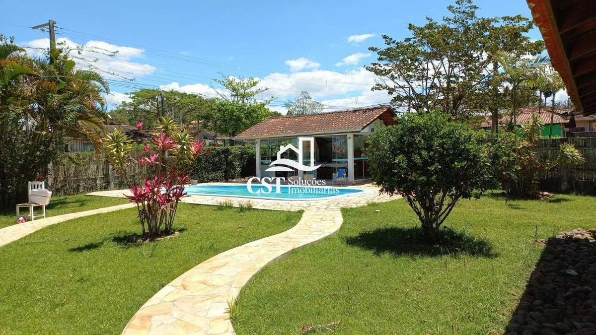 CASA COM 03 QUARTOS SENDO 01 SUÍTE NO BAIRRO SÃO CRISTÓVÃO - Barra Velha/SC - Casa em São Cristóvão, Barra Velha - à venda - CST SOLUÇÕES IMOBILIARIA LTDA
