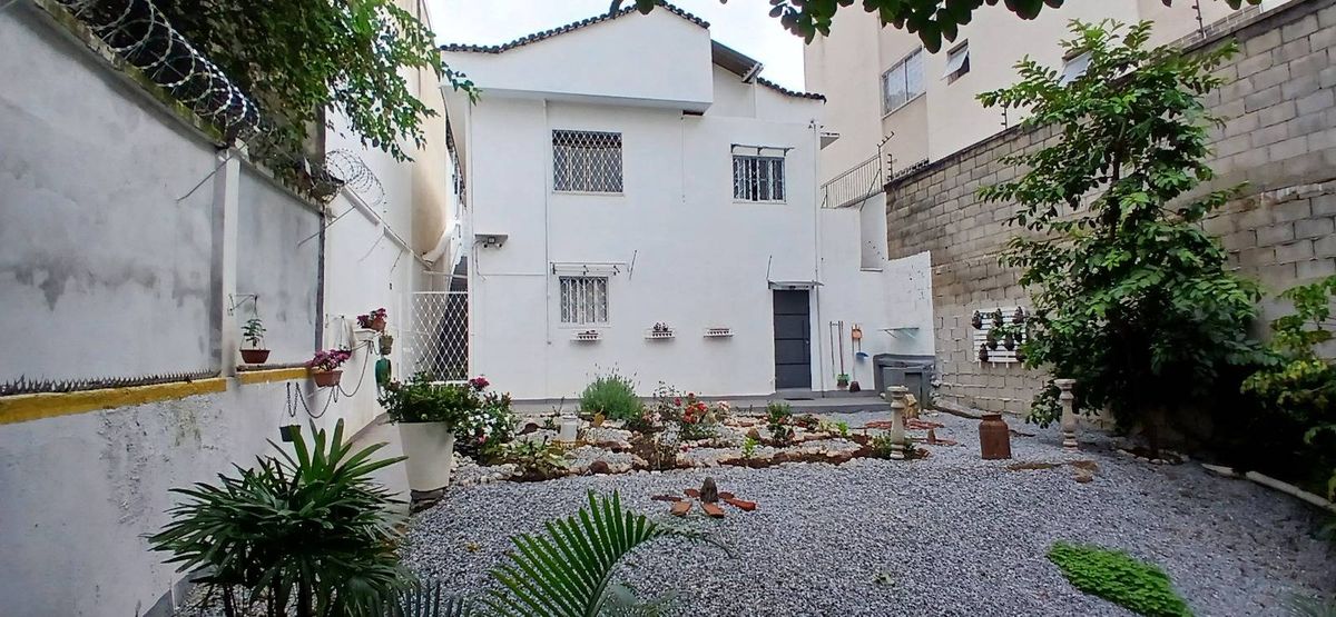 Casa com 4 quartos à Venda, Sagrada Família - Belo Horizonte - Casa em Sagrada Família, Belo Horizonte - à venda - Silvio Ximenes Imobiliária