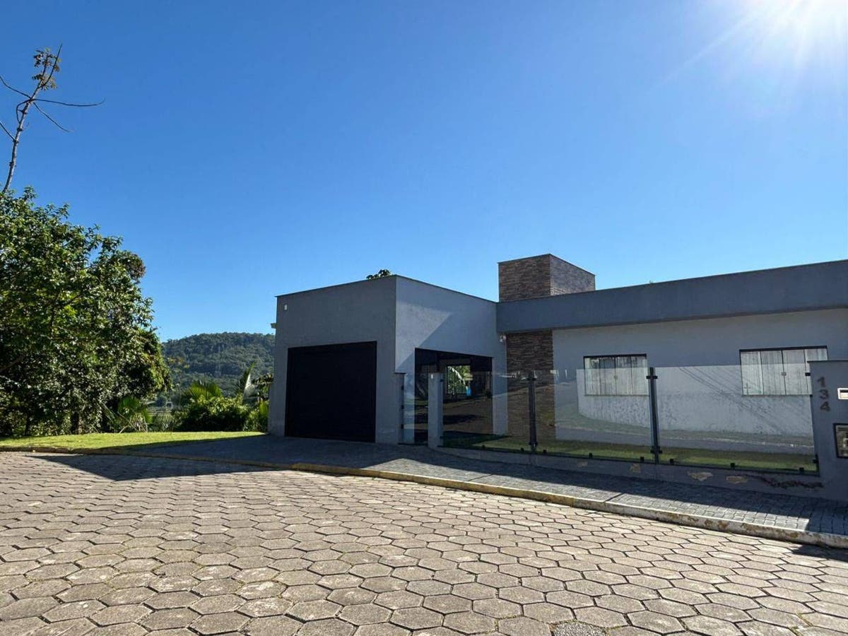 Bela Casa no Bairro Avaí - Guaramirim - Casa em Avaí, Guaramirim - à venda - Guara Imóveis Ltda