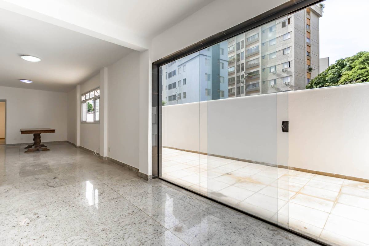 Residencial › Área Privativa no Serra com 250,00 (M²), 4 quartos e 3 vagas para Venda - Área Privativa em Serra, Belo Horizonte - à venda - Silvio Ximenes Imobiliária
