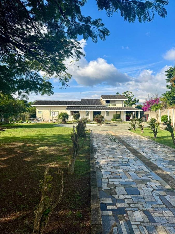 Chácara com 5 Quartos à Venda, Parque Lago Azul - Pindamonhangaba - Chácara em Parque Lago Azul, Pindamonhangaba - à venda - EDSON DERRICO IMOVEIS LTDA