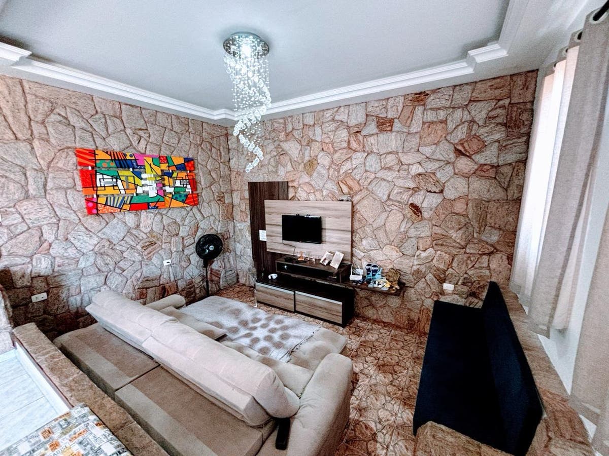 Sobrado à venda no Pontal de Santa Marina com 3 quartos, 2 suítes e área gourmet em Caraguatatuba - Sobrado em Pontal de Santa Marina, Caraguatatuba - à venda - IALTA IMOVEIS LTDA