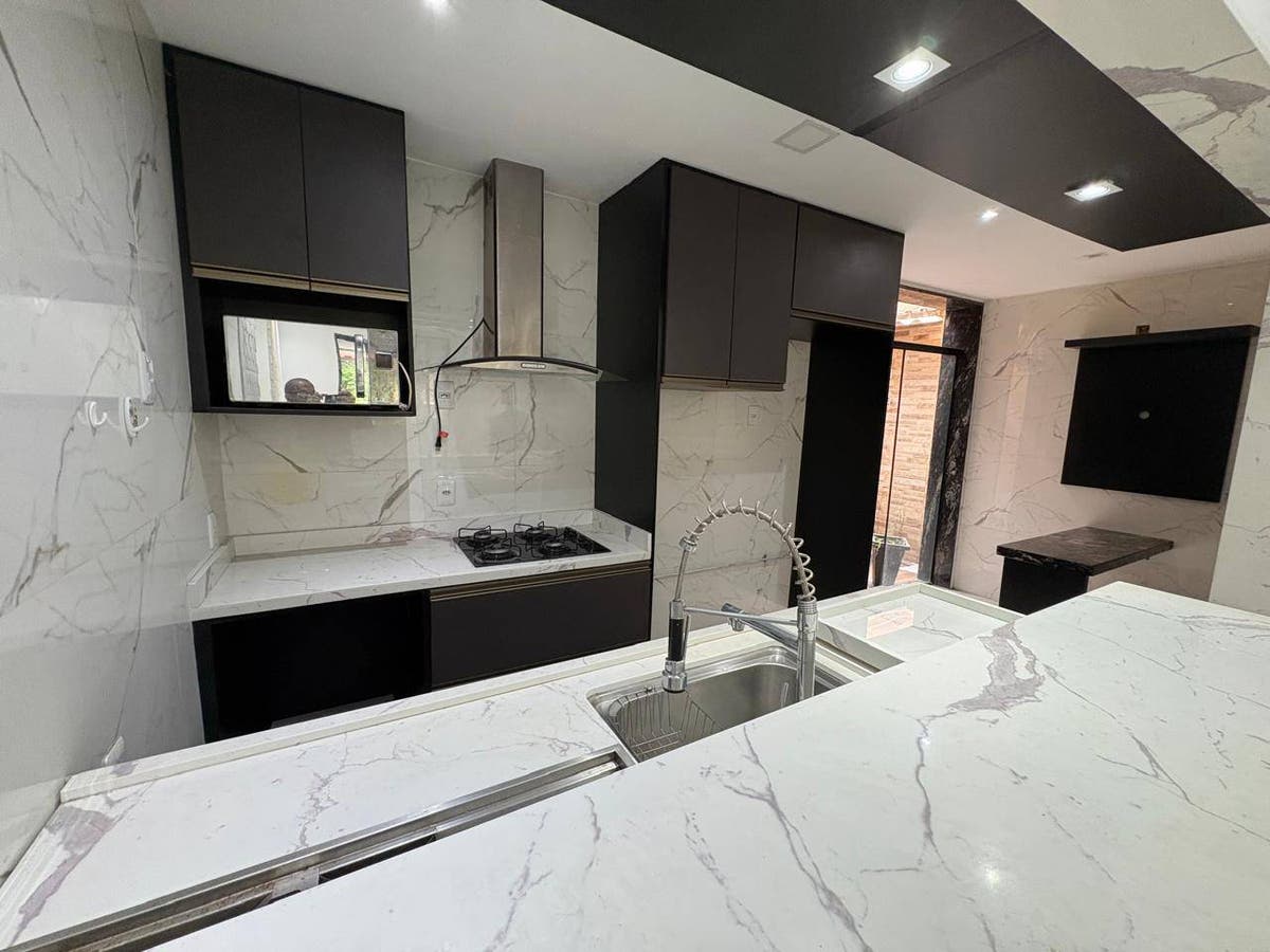 Casa Duplex de Vila à Venda na Tijuca — Rua do Matoso — 100 M² — 3 Quartos — Suíte — Churrasqueira — 1 Vaga — Próximo Ao Metrô Estácio - Casa em Praça da Bandeira, Rio de Janeiro - à venda - MIGUEZ IMOBILIÁRIA