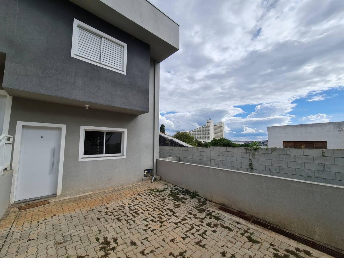 Sobrado em condomínio village | Jardim Santo Antônio - Casa de Condomínio em Jardim Santo Antônio, Atibaia - à venda - Campus
