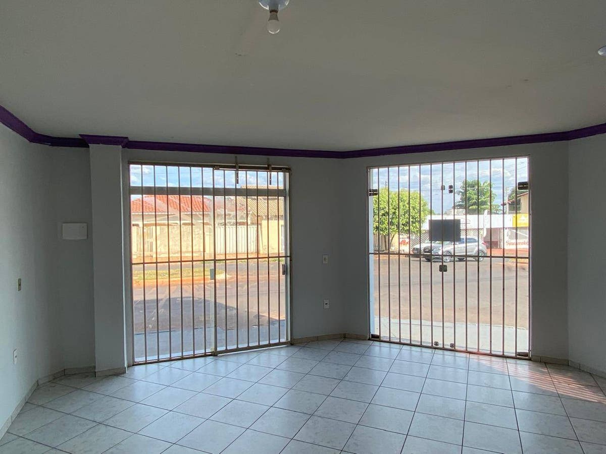 SOBRADO COM PONTOS COMERCIAIS A VENDA CONJUNTO RIO PRETO - Sobrado em CONJUNTO RIO PRETO, Quirinópolis - à venda - IMOBILIARIA ROMA