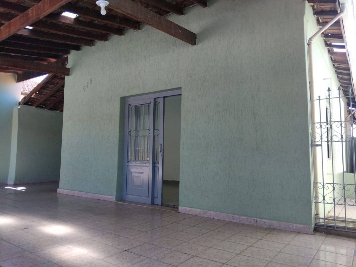 Casa com 3 Quartos à Venda, Santana - Pindamonhangaba - Casa em Santana, Pindamonhangaba - à venda - EDSON DERRICO IMOVEIS LTDA