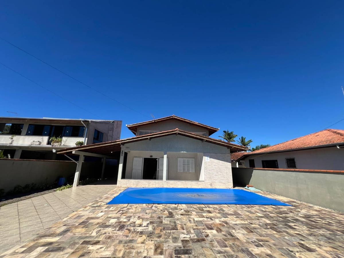 Casa Com Piscina A 300 Metros do Mar - Casa em Paese, Itapoá - à venda - Imobiliaria Patricia Claudino