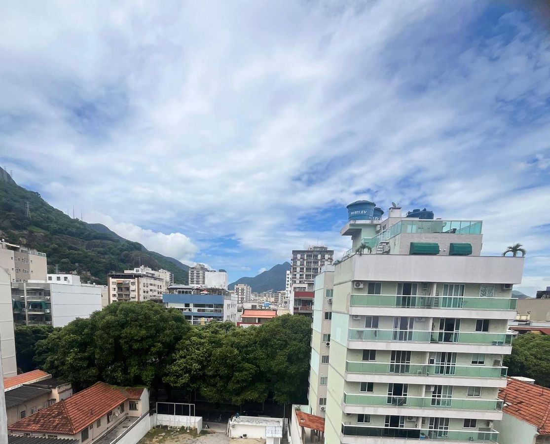 Apartamento à venda. Rua Antonio Pinto da Mota, Tijuca.141m², Varanda, 3 quartos sendo 1 suíte e 2 vagas. Código 24295 - Apartamento em Tijuca, Rio de Janeiro - à venda - MIGUEZ IMOBILIÁRIA