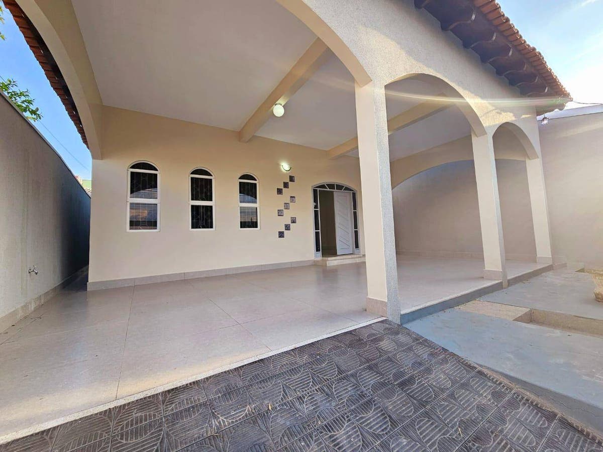 Vende-Se Casa Reformada Semi Mobiliada - Rua Pacaraima - Casa em Praeiro, Cuiabá - à venda - Prime House Inteligência Imobiliária