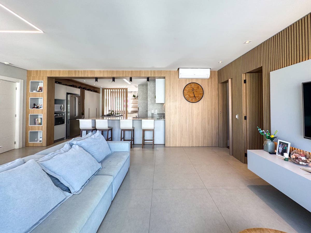 Apartamento Mobiliado com 3 Suítes e 3 Vagas à Venda no Centro de Balneário Camboriú - Apartamento em Centro, Balneário Camboriú - à venda - Desc Imóveis