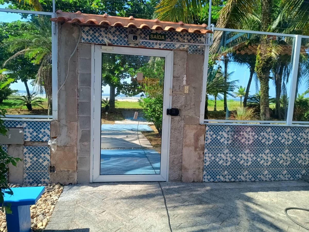 Casa Pé na Areia em Condomínio com 2 quartos, quintal com churrasqueira no Bairro Maitinga - Bertioga/SP - Casa em Maitinga, Bertioga - à venda - Team ÊXITO Imob