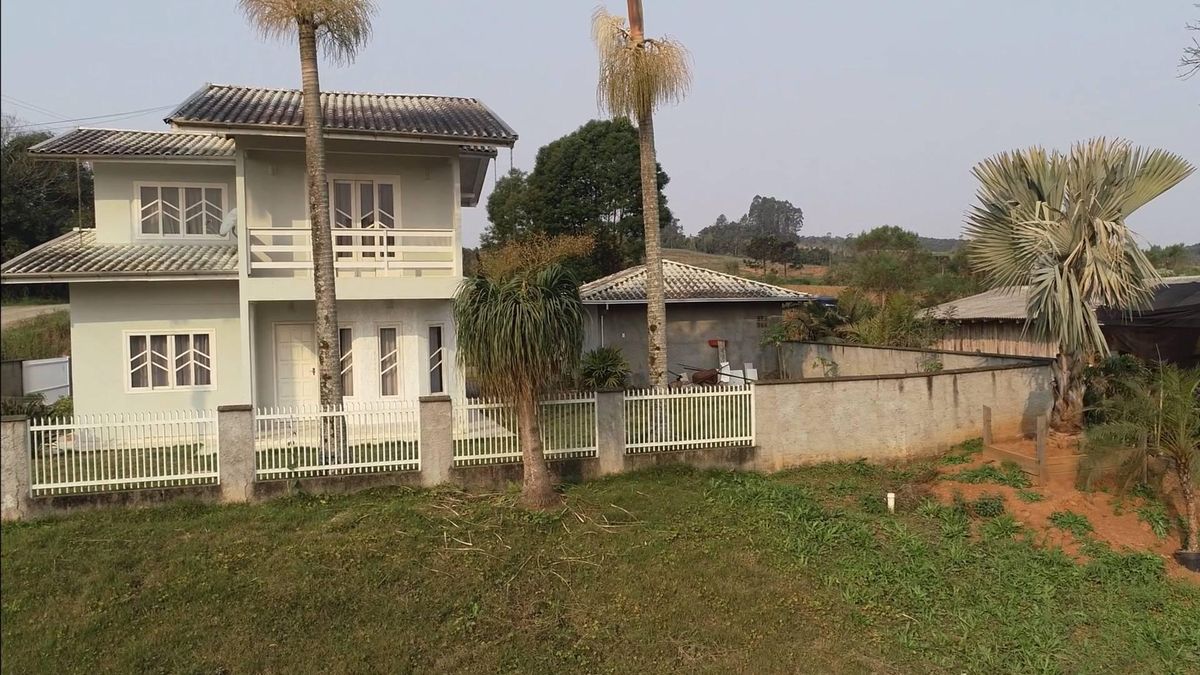 Casa com dois pavimentos à venda no Rio Antinhas - Petrolândia - SC - Casa em Petrolândia - à venda - SCHEFFER & NASCIMENTO NEGOCIOS IMOBILIARIOS LTDA