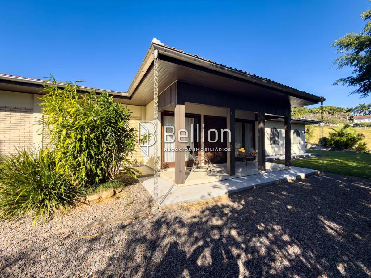 Casa Semi Mobiliada em Terreno de 1.550m² com Potencial Residencial e Comercial em Rodeio - Casa - à venda - Bellion Negocios Imobiliarios LTDA
