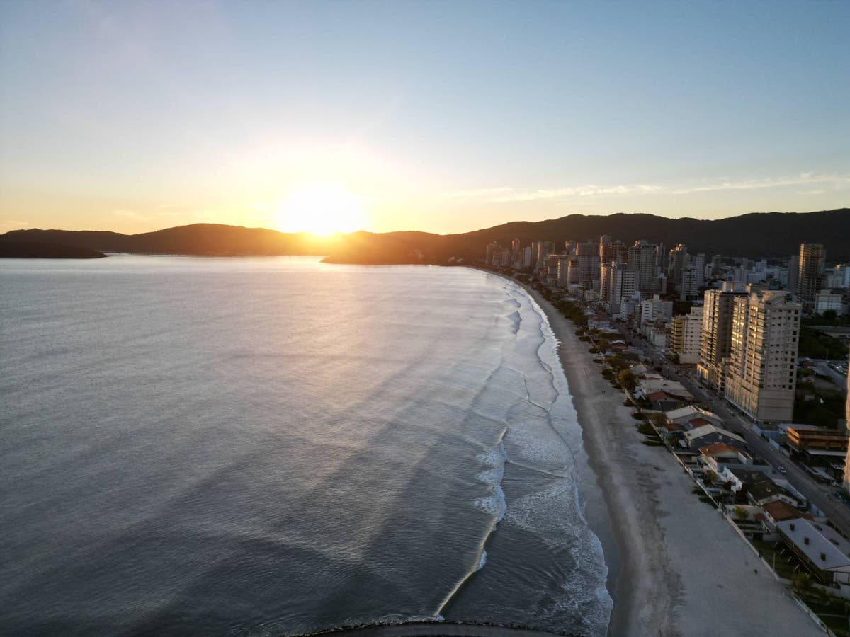 Quanto rende um imóvel de temporada em Meia Praia?