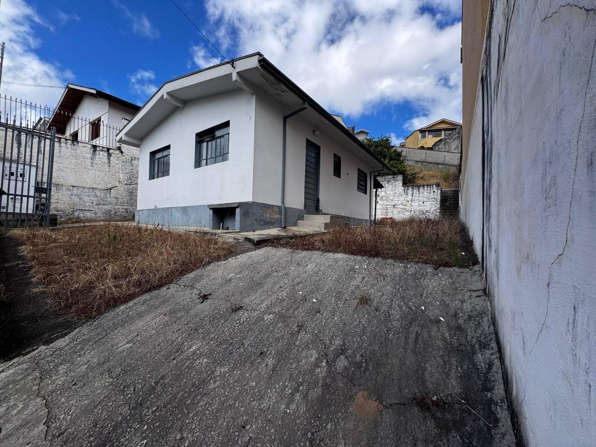 Casa à venda 2 quartos por R$ 440.000,00 - Jardim São Paulo - Poços de Caldas/MG - Casa em Jardim São Paulo, Poços de Caldas - à venda - Lago e Cunha Imóveis