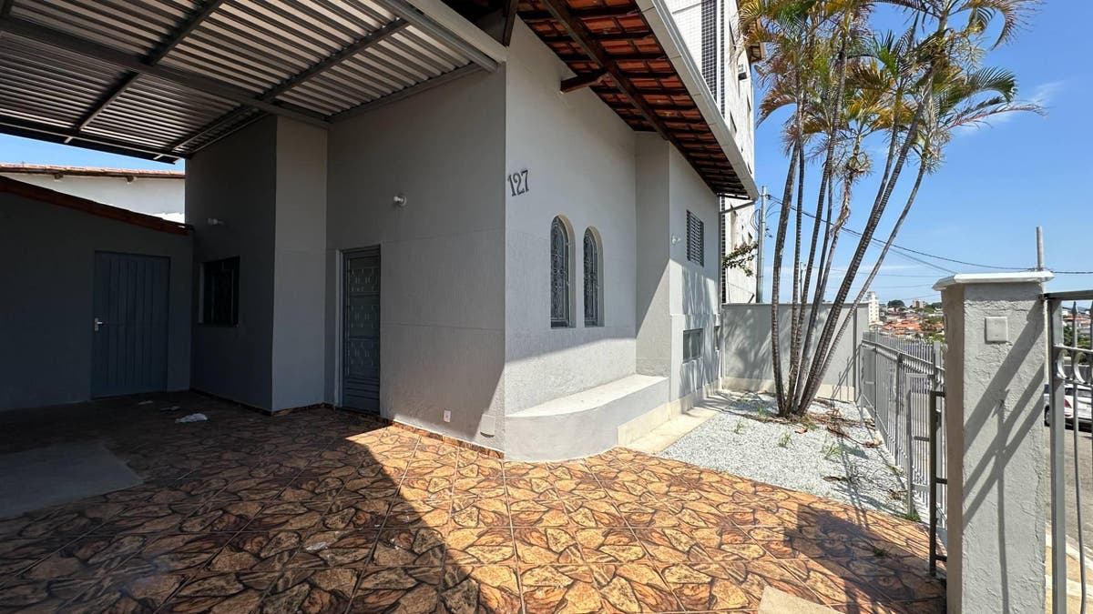 Casa comercial para locação no bairro Petrópolis em Betim - Comercial em Petrópolis, Betim - para locação - Via M Empreendimentos Imobiliários Ltda