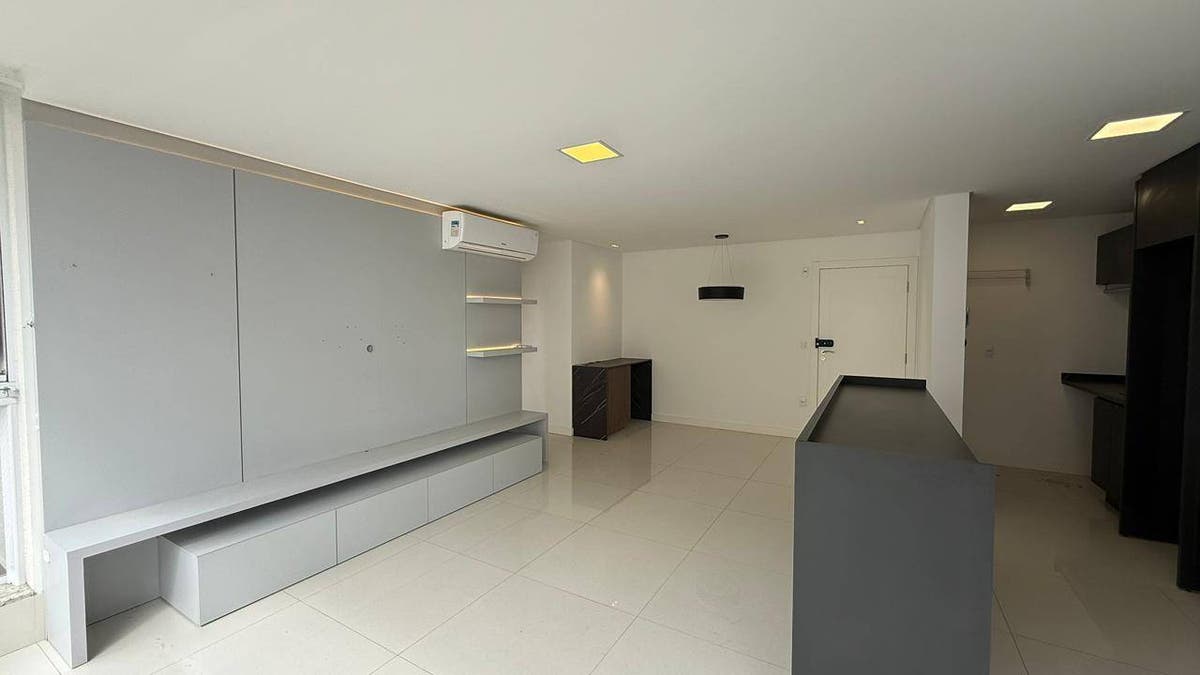 Porto Januária Semi Mobiliado! - Apartamento em Fazenda, Itajaí - à venda - Brava Norte Imóveis