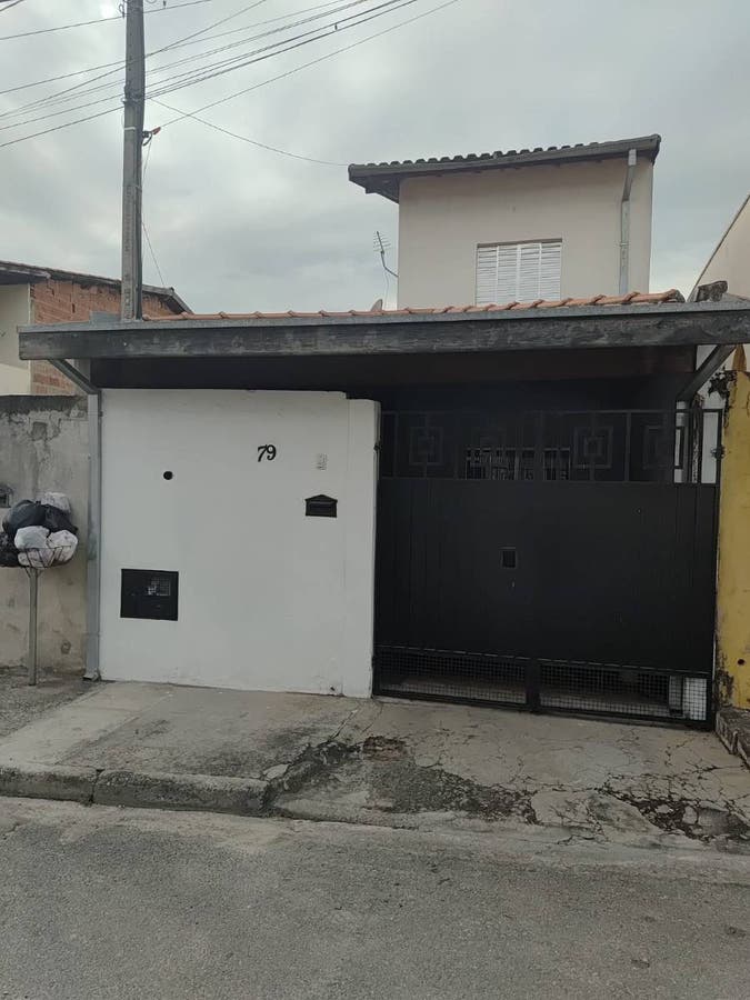 Sobrado com 2 Quartos à Venda, Triângulo - Pindamonhangaba - Sobrado em Triângulo, Pindamonhangaba - à venda - EDSON DERRICO IMOVEIS LTDA