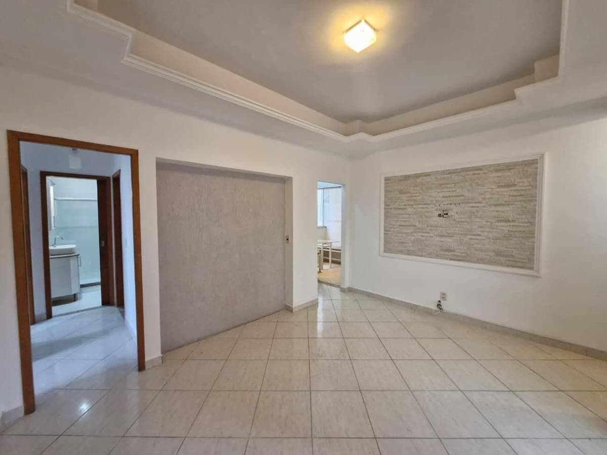 Apartamento amplo com 2 quartos e depedencia revertida para escritório na Avenida Maracanã - Apartamento em Maracanã, Rio de Janeiro - à venda - MIGUEZ IMOBILIÁRIA