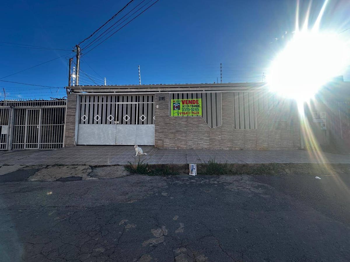 Casa à Venda na QNM 17 Conjunto E - Casa em Ceilândia Sul (Ceilândia), Brasília - à venda - Milton Aparecido Correa