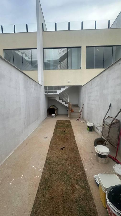 🏡 Casa Geminada 3 Quartos com Suíte e Terraço – Laranjeiras, Betim - Casa Geminada em Laranjeiras, Betim - à venda - Via M Empreendimentos Imobiliários Ltda
